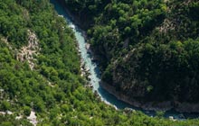 self guided walking tour in the verdon gorges