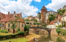 CYCLING in the countryside of Burgundy, chateauneuf en auxois